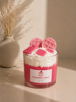 Svijeća u čaši- Strawberry cream M